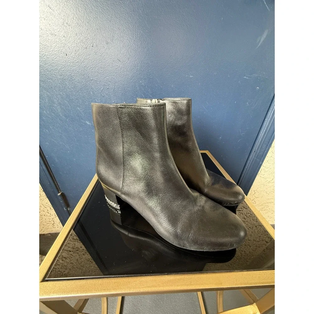 Michael Kors Black Leather Chain Heel Ankle Boots Womens 7M Side Zip Booties